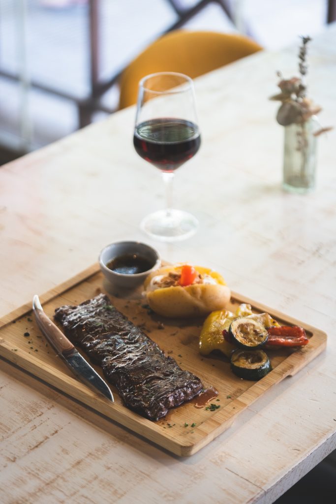 Plato de Entraña en Arte Restobar